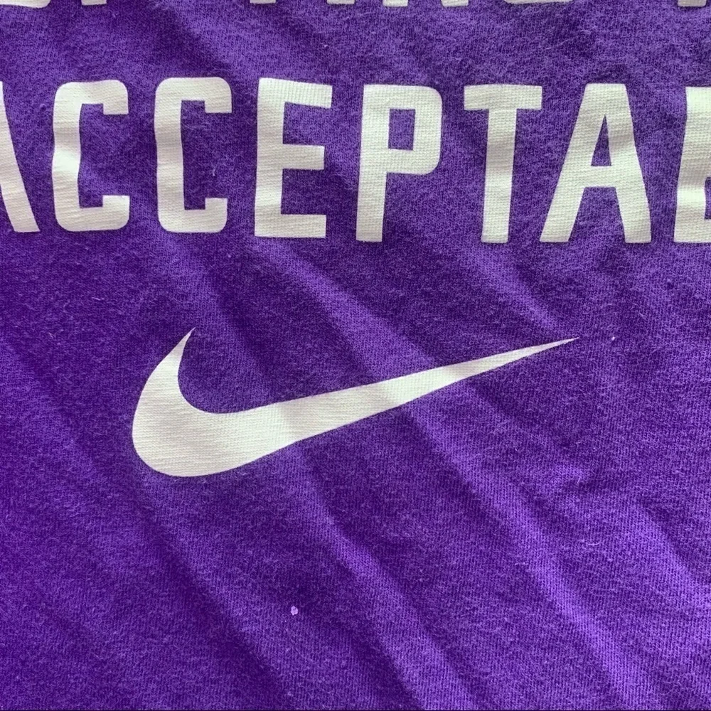 Nike Quitting is Unacceptable short sleeve T-shirt small